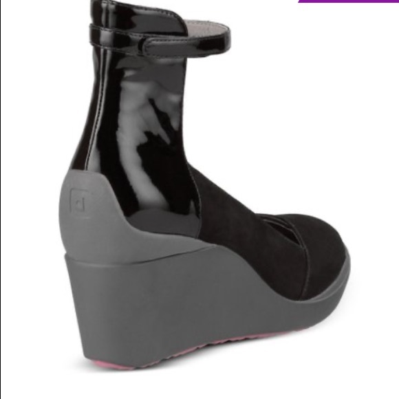 TSUBO | Dallin Leather Wedge Heel Ankle St… - Picture 2 of 6